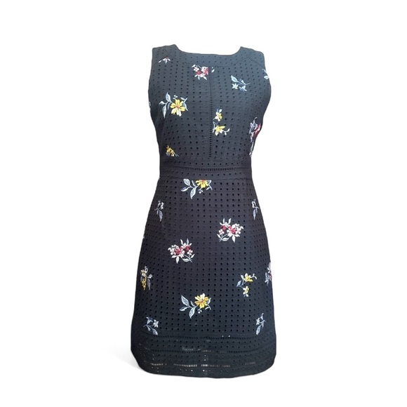 Ann Taylor Dresses & Skirts - Ann Taylor Embroidered Eyelet Floral Sheath Dress